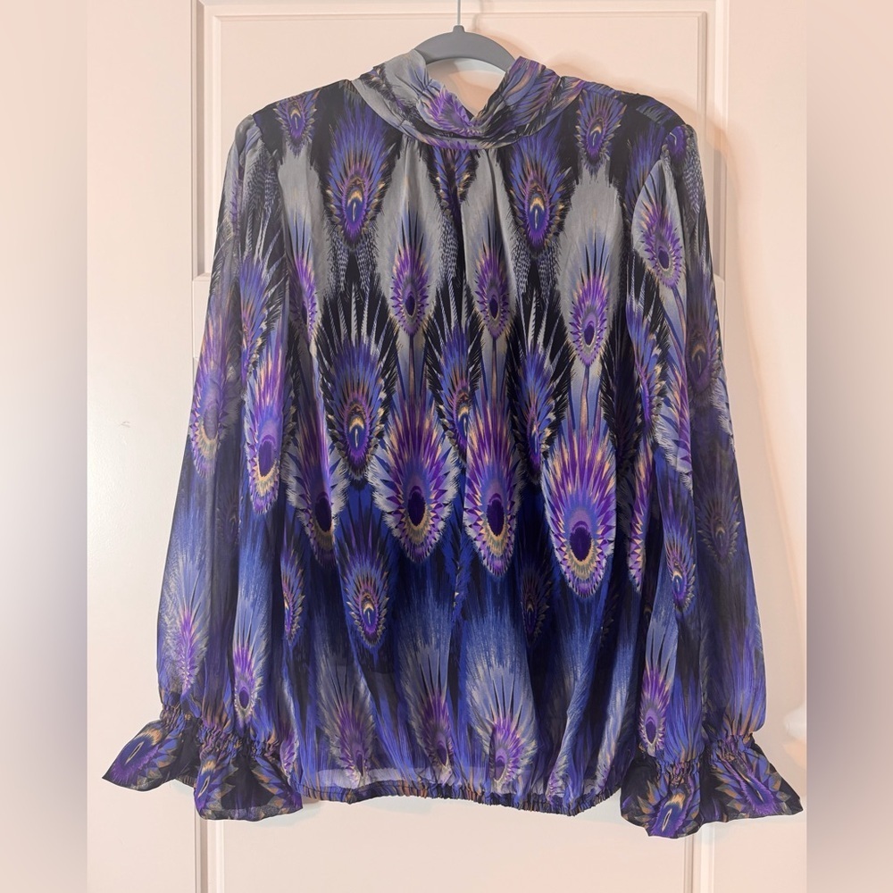 3❤️82 Beautiful Blouse. Womens NWT